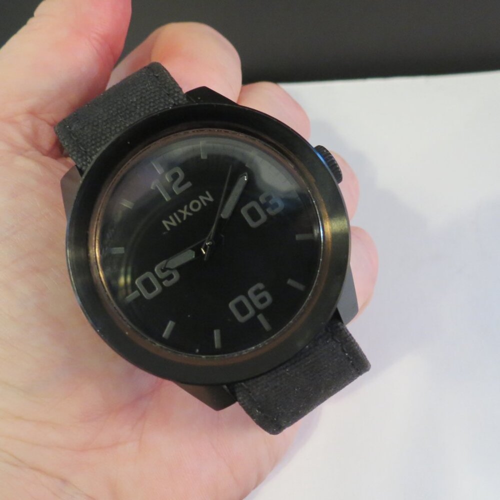 Winter Clearance!!Men's NIXON Black Matte Watch - Picture 2 of 5